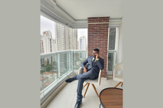 Oluwatosin Tolulope Ajidahun mostra como a fertilização in vitro pode ajudar mulheres com endometriose.