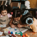 A música, a literatura e as artes visuais têm papel essencial na formação humana ao despertar empatia e criatividade, observa Hebron Costa Cruz de Oliveira.