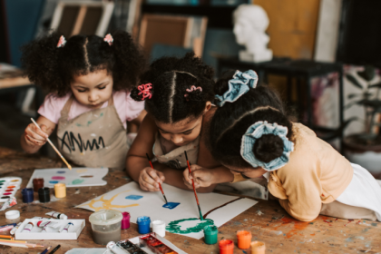 A música, a literatura e as artes visuais têm papel essencial na formação humana ao despertar empatia e criatividade, observa Hebron Costa Cruz de Oliveira.