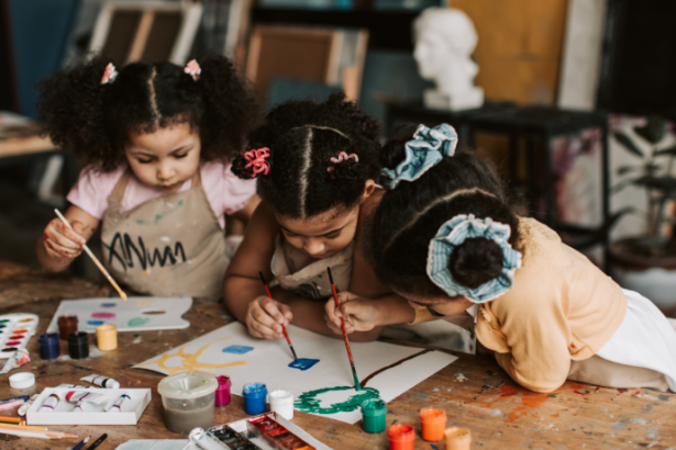 A música, a literatura e as artes visuais têm papel essencial na formação humana ao despertar empatia e criatividade, observa Hebron Costa Cruz de Oliveira.