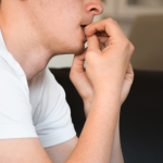 Descubra com Alexandre Costa Pedrosa como a saúde emocional influencia diretamente o bem-estar físico.