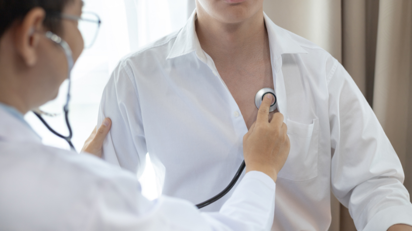 Alexandre Costa Pedrosa explica a conexão entre mente e corpo e seu impacto nas doenças físicas.