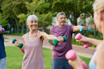 Alimentação e movimento: como hábitos simples transformam a saúde após os 60 anos