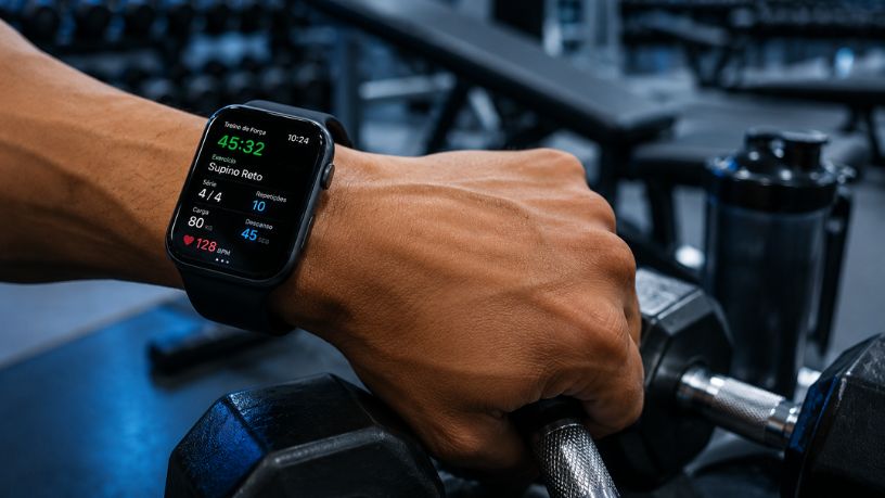 Aplicativos de musculação para smartwatch: como a tecnologia de pulso otimiza o treino de força