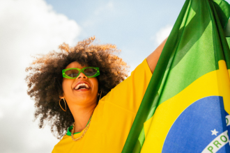 Expectativa de vida do brasileiro chega a 76,6 anos: o que os dados do IBGE revelam sobre o país